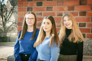 Ester-Natalie-och-Daniela-2023-webb